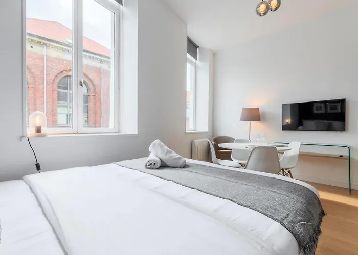 Vieux - Neat And Bright * Lila